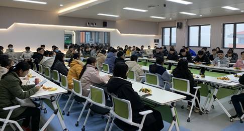 座谈会1