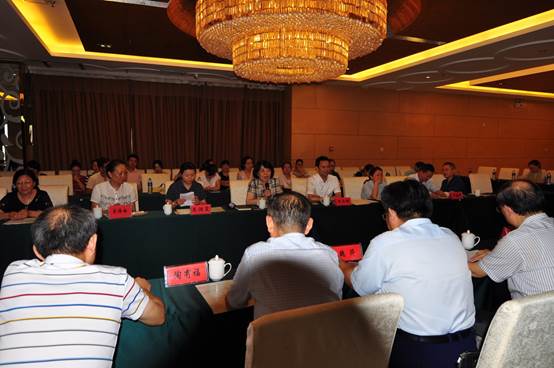 说明: F:\3黄平2012-2018\20其他\2018\省培国培\06学员培训照片\研讨会\DSC_0366.JPG